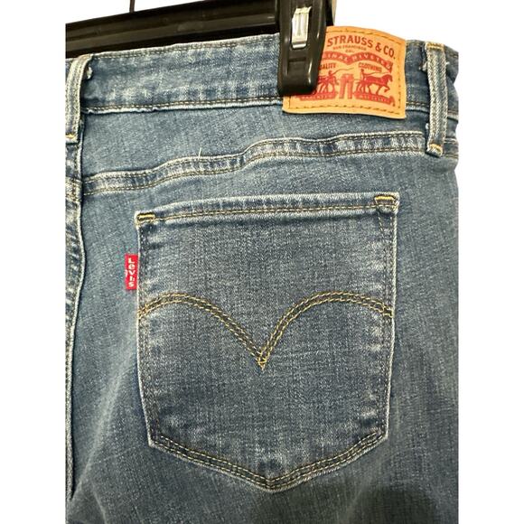 Levi's | Classic Straight Medium Wash Denim Jeans Size 31 - Picture 3 of 8